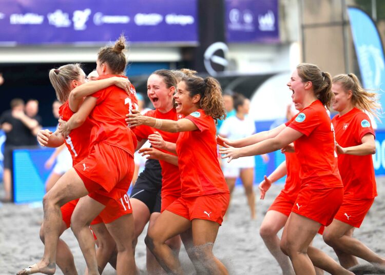 Suiza vence 7-8 en penales a Estados Unidos en el inicio El Salvador Beach Soccer Cup