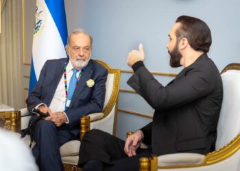 Carlos Slim abre posibilidad de invertir en El Salvador tras reunión con Presidente Bukele