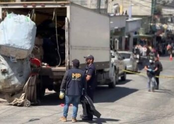 Encuentran a un recién nacido tirado en la basura, en Guatemala