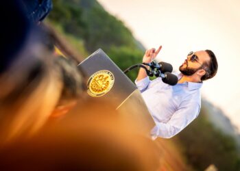 FMI abre posibilidad de crédito hasta por $1,400 millones para El Salvador