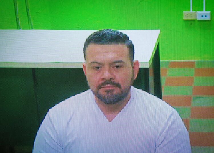 Excomisionado presidencial Christian Flores enfrenta a la justicia