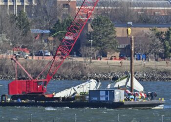 Recuperan del río Potomac los 67 cuerpos de los fallecidos en tragedia aérea