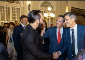 Carlos Calleja entre los líderes empresariales salvadoreños más destacados del Encuentro Padres e Hijos 2025