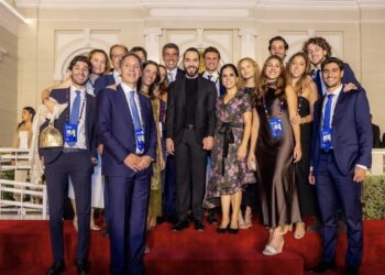 Presidente Bukele recibe importantes líderes latinoamericanos en el “Encuentro Empresarial Padres e Hijos 2025”