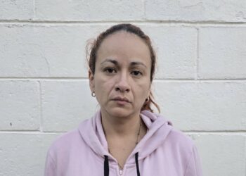 Capturan a mujer con abundante droga lista para comercializar en Santa Tecla