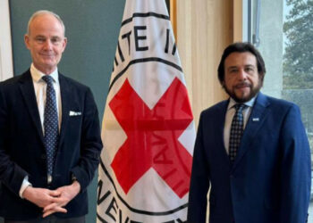 Vicepresidente Ulloa reafirma compromiso de El Salvador con la Cruz Roja Internacional y fortalecen lazos de cooperación en Ginebra