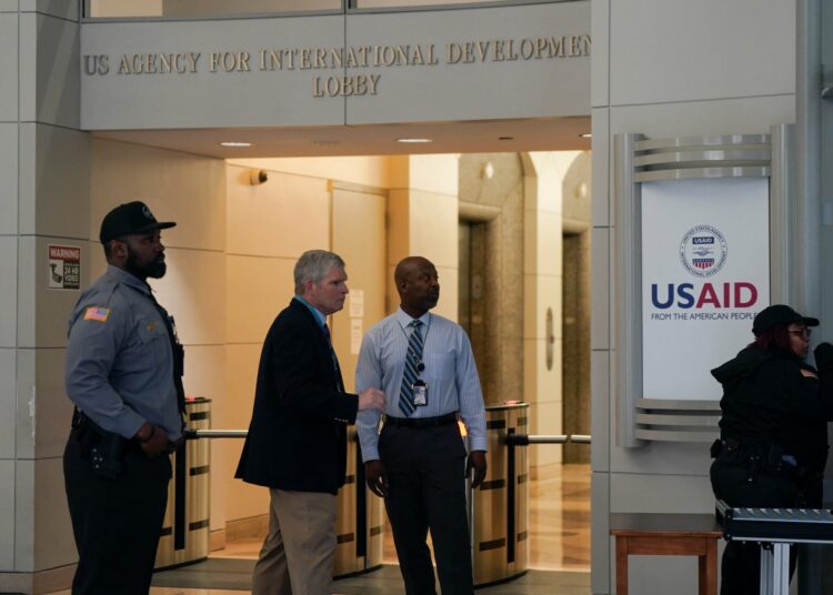 Justicia de EE.UU. bloquea orden de congelar ayuda exterior