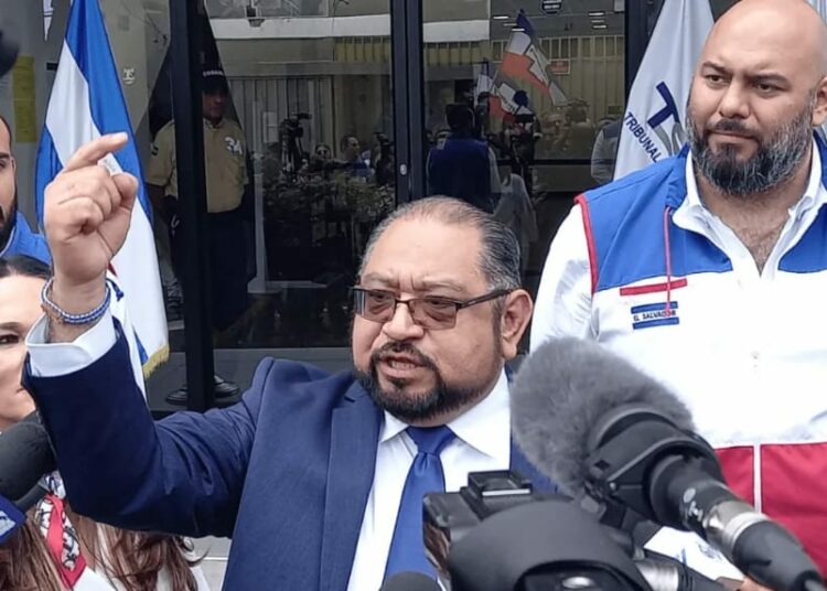 Divisiones internas y señalamientos de corrupción continúan en ARENA