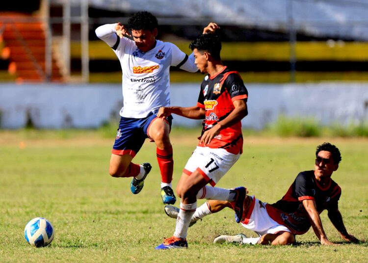 La Paz goleó a San Vicente en la Copa Chocovitos