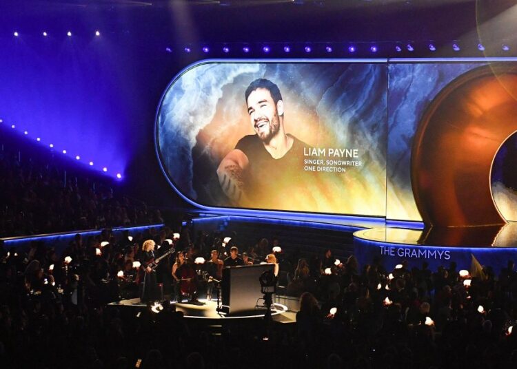 Grammy 2025: Liam Payne recibió un homenaje con una canción interpretada por Chris Martin