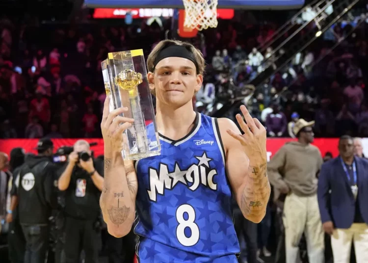 Mac McClung, primer tricampeón del Concurso de clavadas del All-Star