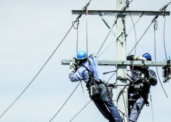 Millones de personas están sin electricidad y varios servicios básicos están afectados en Chile