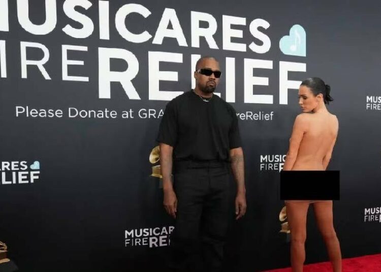 Kanye West pierde millonario contrato tras el escándalo con Bianca Censori en los Grammy
