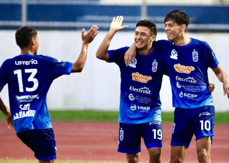 Con golpe de autoridad, San Salvador resurge de las cenizas