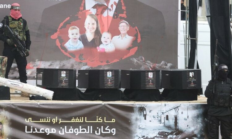 Hamás entrega los cadáveres de los rehenes más jóvenes secuestrados en Israel