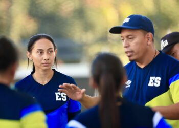 La tercera fue la vencida para Sindy Acevedo y jugará El Salvador Beach Soccer Cup