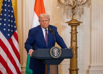 Trump anunció la implementación de la “tarjeta dorada”, un permiso migratorio para millonarios