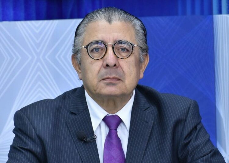 Ronald Umaña muestra su descontento ante la compra justa de terrenos para proyectos de país