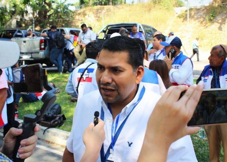 Legislador de ARENA insta a la unidad partidaria y advierte sobre riesgos de división interna