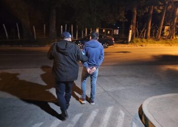 Joven se hace pasar por investigador de la PNC de Guatemala para extorsionar a su hermano