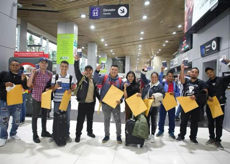 Nuevo contingente de trabajadores salvadoreños viajará a Canadá