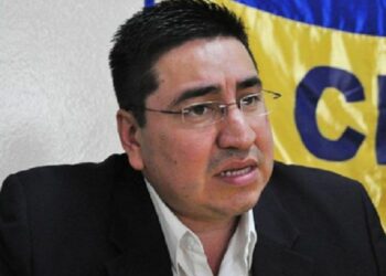 Exdiputado Douglas Aviles y su esposa deberán devolver más de $300 mil al estado