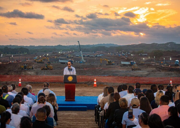 Gobierno invierte más de $1,400 millones en el desarrollo de la zona oriental del país