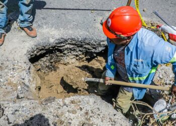 ANDA repara tubería dañada en colonia Miramonte