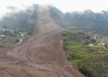 China: un deslave sepultó a un pueblo y buscan contrarreloj a 28 desaparecidos