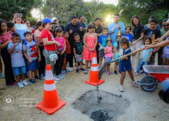 Colocan la primera piedra para la construcción del CUBO en Altavista
