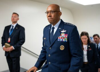 Trump anuncia el reemplazo del jefe del Ejército de EE.UU.