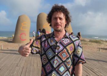 Luisito Comunica preocupa a sus seguidores al fotografiarse desde el hospital