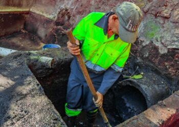 Colonia Dina continúa siendo intervenida por la Alcaldía de San Salvador en la desobstrucción del sistema de drenaje