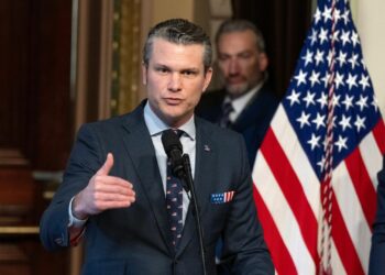 Jefe del Pentágono: intervenir en México para combatir a los cárteles «está sobre la mesa»