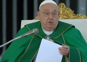 El papa Francisco cuestiona las deportaciones de Trump