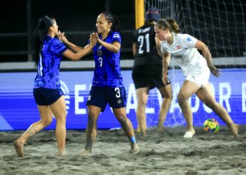 El Salvador derrotó 6-5 a Suiza en Beach Soccer Cup 2025 y es líder invicto