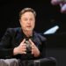 Musk explica por qué se debería cerrar Voz de América