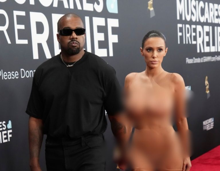 Kanye West sería expulsado de los Grammy 2025 en medio de la polémica por el look de Bianca Censori