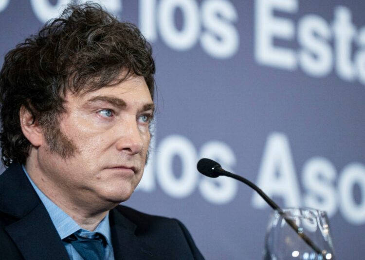 Justicia argentina investigará por estafa a presidente Milei por escándalo de criptomoneda