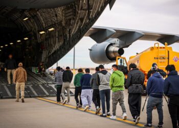 Caos en Guantánamo en pleno traslado de migrantes ordenado por Trump