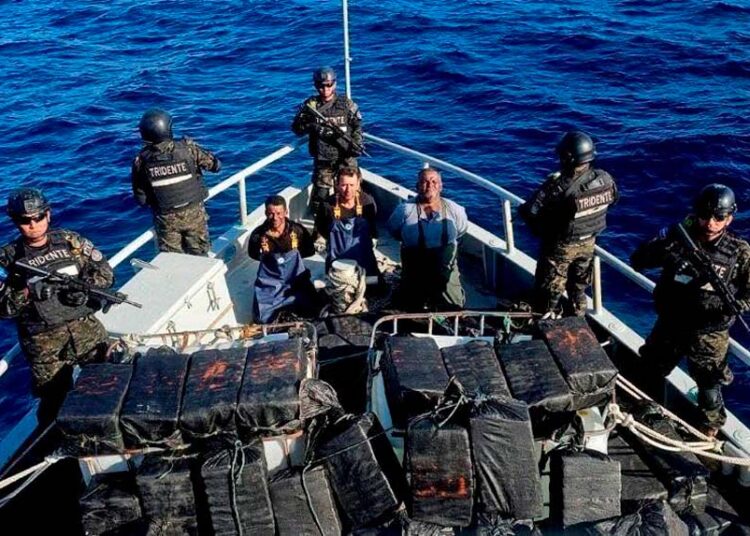 El Salvador refuerza su lucha contra el narcotráfico con más de $610 millones en droga decomisada en altamar
