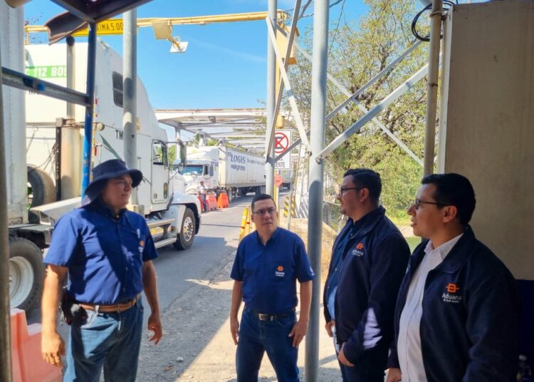 Aduanas de El Salvador anuncia plan contingencial ante bloqueo en frontera La Hachadura