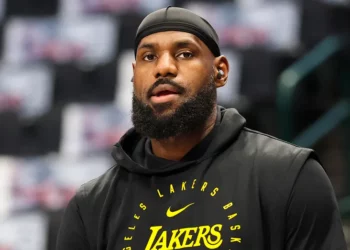 LeBron James se pierde el Juego de Estrellas, termina racha de 20 años como titular