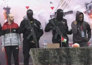 Hamás libera a 6 rehenes en dos actos propagandísticos: uno lo entrega en privado por ser beduino-israelí