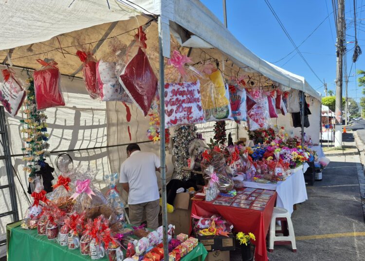 Mercado Dueñas listo para atender a quienes buscan un detalle especial para regalar este próximo 14 de febrero