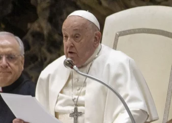 El papa Francisco volvió a delegar una lectura en público debido a una persistente bronquitis
