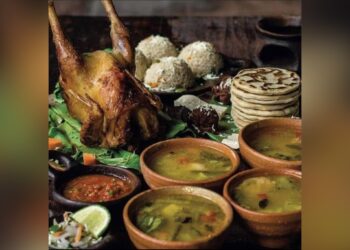 Califican a la sopa de gallina india entre las 10 mejores del mundo