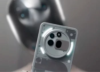 Los robots ya son el presente. Nothing anuncia su nuevo móvil con un presentador robótico