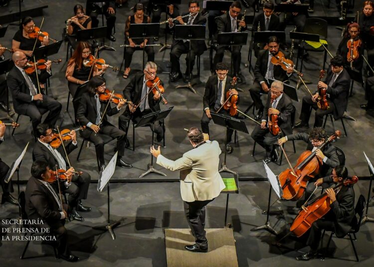 Orquesta sinfónica presenta obra del compositor salvadoreño José Napoleón Rodríguez en el Teatro Nacional
