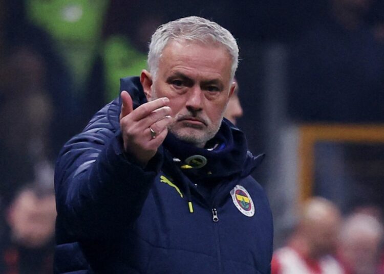 Acusan a Mourinho de racismo